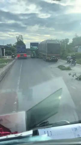 #គ្រោះថ្នាក់ចរាចរណ៍😩😭 #idol២អ្នក #🚛🚛🚚🚚🥺🥺😢😢😭😭 2/11/2025