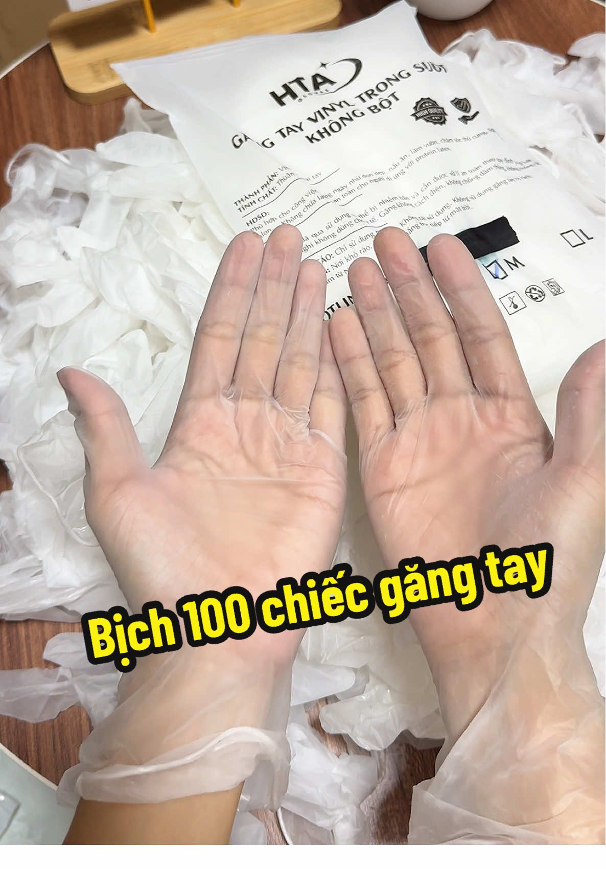 100 chiếc găng tay trong suốt Vinyl. Dai dẻo mang ôm tay.#gangtaytrongsuot #gangtayvinyl #gangtaynhabep #xuhuong #nguyentrinh92  @Nguyễn Trinh92  @Nguyễn Trinh92 