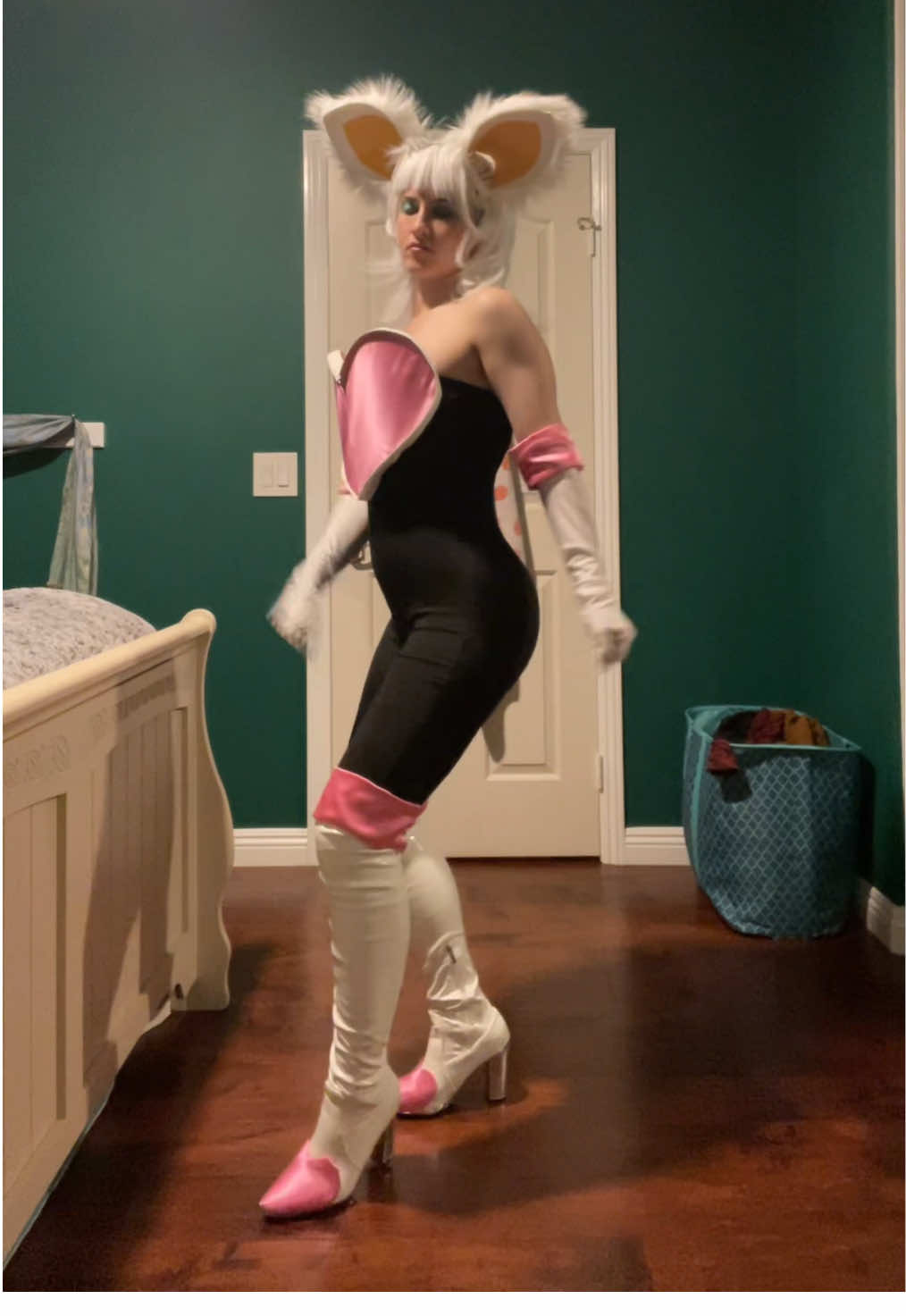 Slay #cosplay #rougethebat #sonic #rougethebatcosplay #dance