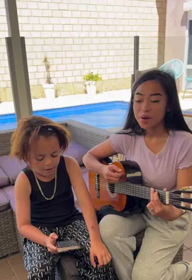 Kira-kira next lagu apa lagi nih yang kalian pengen kita Cover ? 😅  Dulu pernah menghayal suatu hari nanti pengen punya anak supaya bisa di ajak nanti bareng 😍 2025 akhirnya tercapai bisa nyanyi bareng anak  #soundeffects 