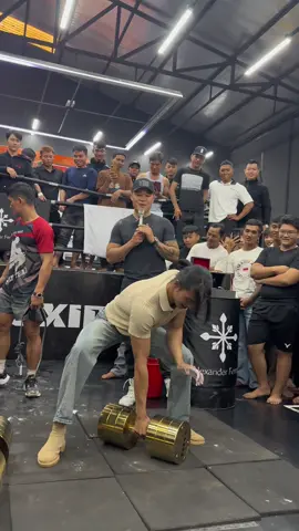 Anh nông dân đẹp trai nhất Việt Nam chinh phục 100kg nhẹ nhàng ko những đẹp trai mà còn khoẻ như này thì chị em nào chịu nổi kkk 