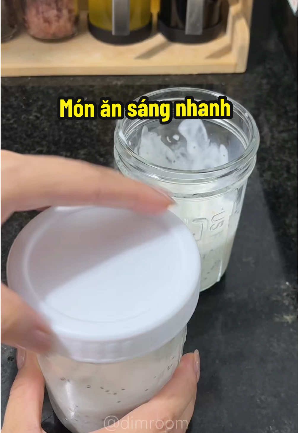 Chỉ mất 5p chuẩn bị có ngay bữa ăn sáng nhanh gọn 😋 #xh #overnightoats #healthylifestyle #dimroom #yenmachngamquadem 