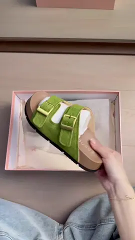 Meet the Boken Lightweight Sandal for Women — designed for all-day comfort and effortless fashion. Made with soft, flexible materials and a non-slip sole, these sandals are perfect for everyday wear — whether you’re strolling around the city, running errands, or enjoying a beach day. 👡 Features: 	•	Ultra-lightweight and breathable design 	•	Soft cushioned sole for maximum comfort 	•	Durable and non-slip rubber outsole 	•	Easy slip-on style — perfect for on-the-go women 	•	Minimalist yet chic look that matches any outfit Stay comfy, stay stylish — wherever your feet take you! 💖 #sandals #style #comfysandals 