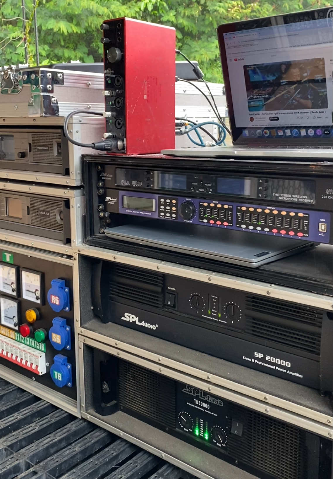 Solusi dari segala masalah 😁#splaudioprofesional #splaudiosurabaya #abahaliong #soundsystemindonesia #soundhoregjateng #soundhoregjawatimur #crewsoundsystem #pekerjasound 