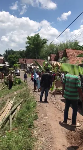 Demo Jalan Rusak gara gara anggaran di coret Desa Karangrejo Purwosari Pasuruan @rusdi.sutejo  #rusdisutejo #karangrejopurwosaripasuruan 