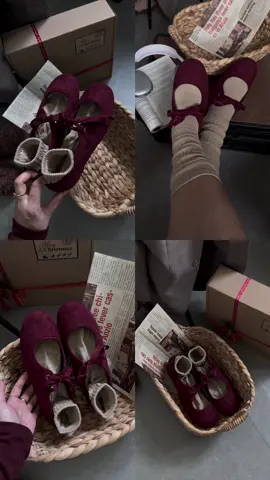 Vừa nhận hàng một cái là mình nói phải lên clip luôn Cho mấy bà tại vì ẻm rất là xinh và mềm. Ẻm mềm mà ẻm dai dai dai dai á, mang siêu thích luôn! ❤️❤️ #review #giayxinh #giaydep #giaynu #giaybupbe 