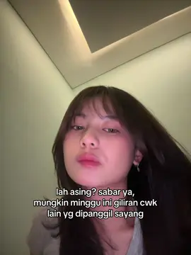 setiap bulan ganti pemain