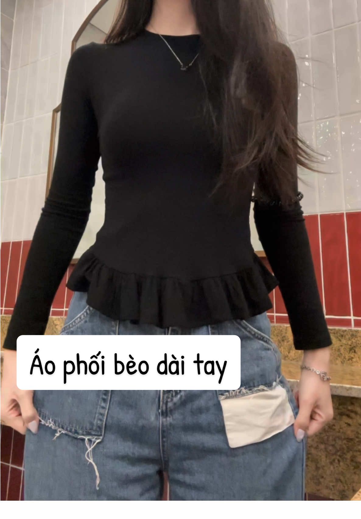 Em áo xinh xỉu cho các nàng đây ạ, đơn giản mà đẹp các nàng ơi còn che mỡ bụng nữa chứ #aodai #xh #fyp #thinhhanh #xuhuong 