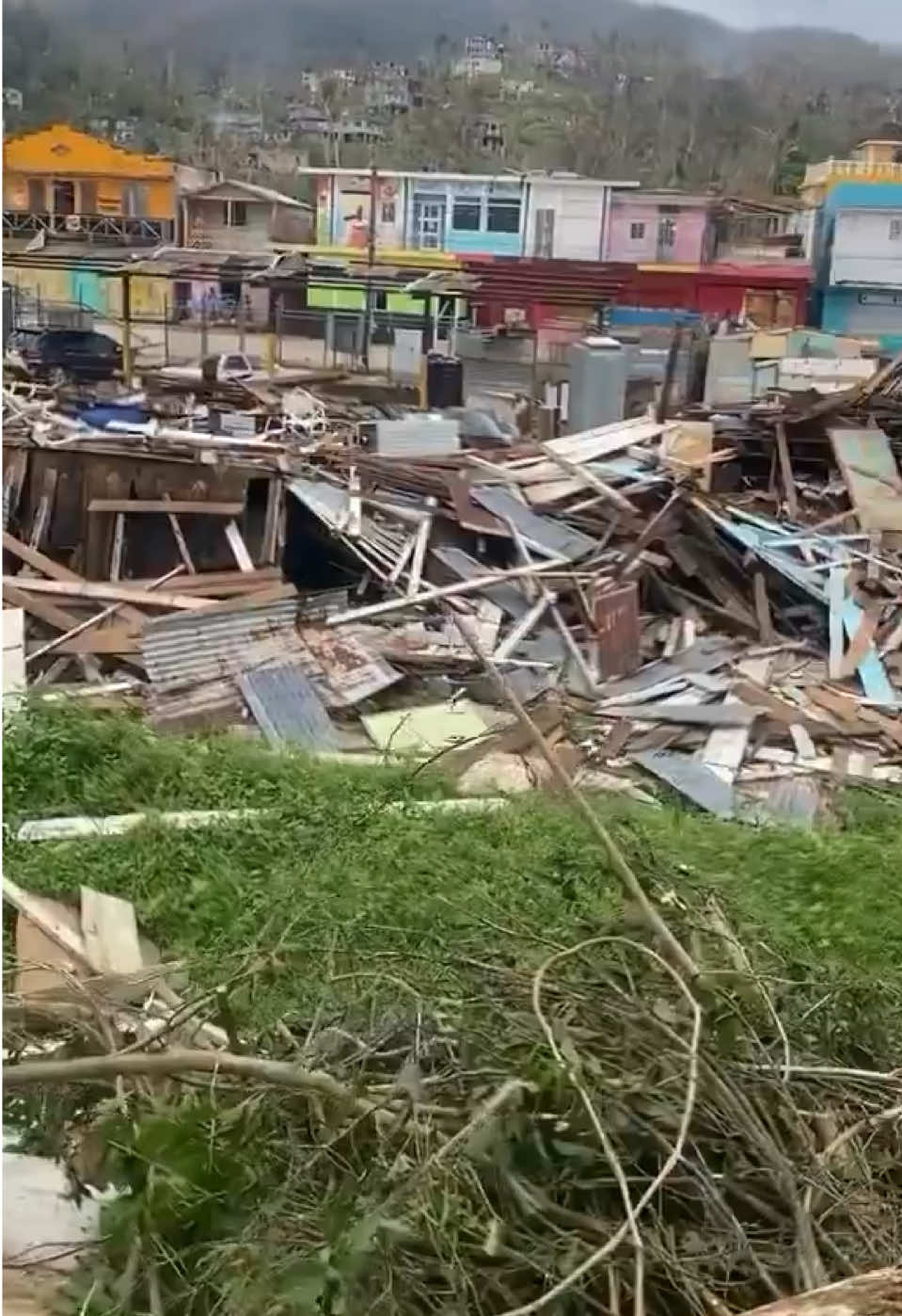 Latest visuals reveal that Cambridge town in St. James Parish, Jamaica, has been left in ruins following Hurricane Melissa, with more than 19 people confirmed dead. #hurricanemelissa2025 #HurricaneMelissa #jamaicantiktok #HurricaneDamage #NaturalDisaster 