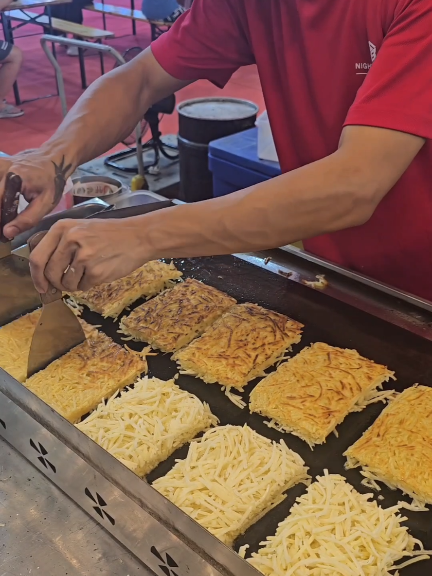 Must-try $3 potato pancakes in Singapore #streetfood #pasarmalam #foodtiktok  #asmrfood #asianfood 