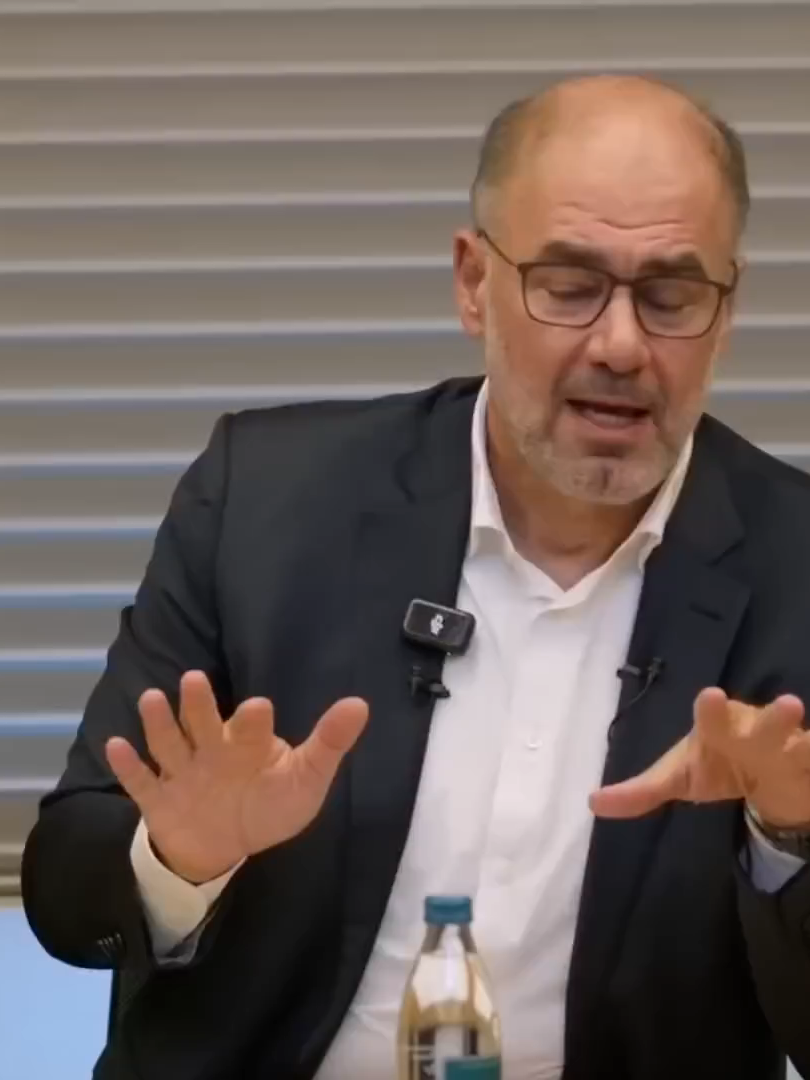 وضاح خنفر _ لماذا يكره ترامب أوروبا الاجابة ستفاجئك