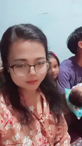 my famm...  3 dara cantik smua..