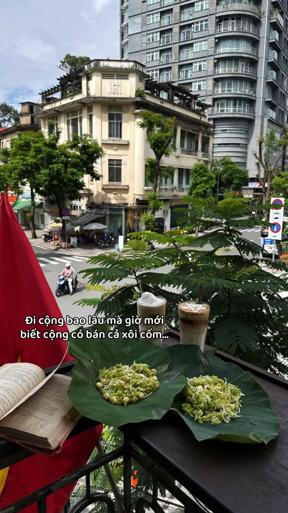 Đi cộng là có đủ combo mùa thu luôn nha :))) #saigon #xoicom #congcaphe