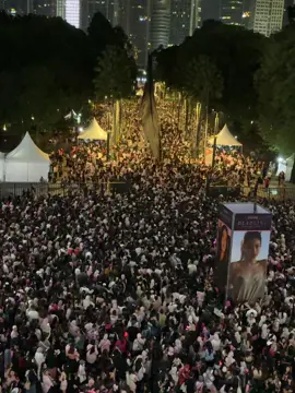 lagi tawaf kah?  #blackpink #deadlineworldtour #deadlinejakarta2025 