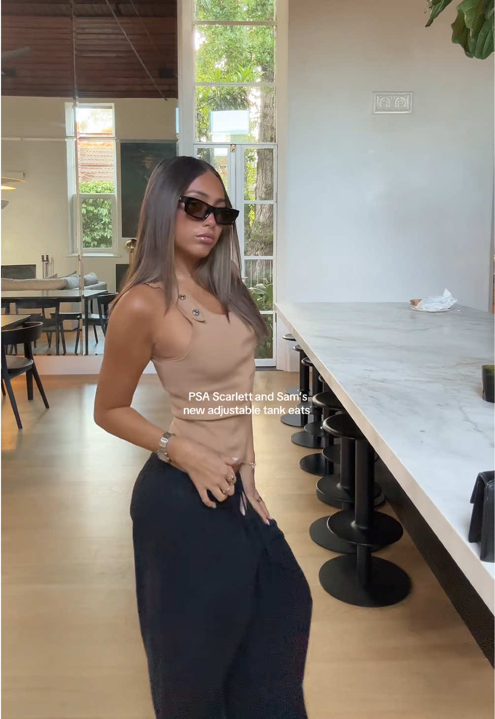 I need this in all colours !! @Scarlet & Sam #scarlettandsam #tank #OOTD