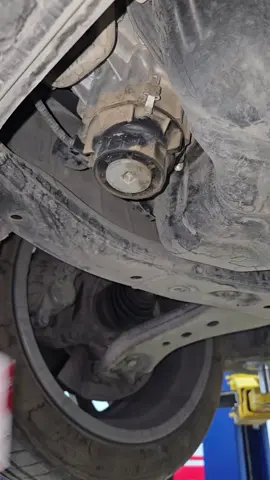 Toyota oil filter changing trick #automotive #DIY #mechanic #usa 