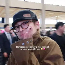 look at the size difference between him and mingi 😭 #ateez #ateez_official_ #hongjoong #kimhongjoong #fyp 