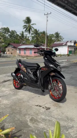 Hitam🙌🏻🙌🏻#blackgold #miom3sulawesi🏁 #mrpexhause #vndracing #black🖤