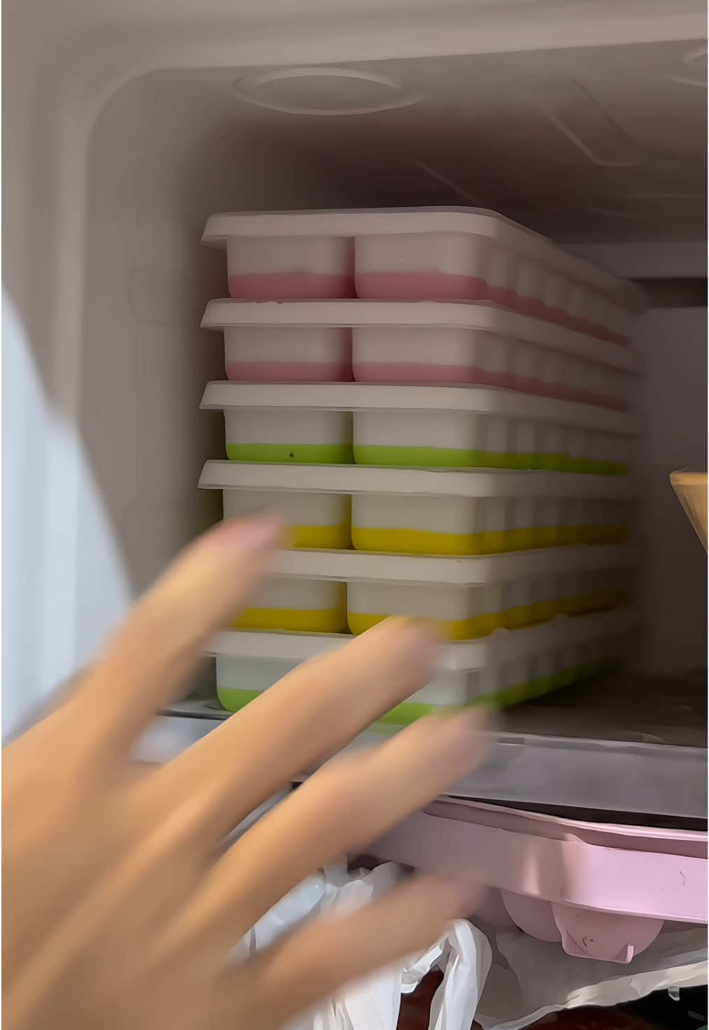 Khay làm đá silicon 14 ô #khaylamda #khaylamdasilicon #khaylamda14vien #giadung  