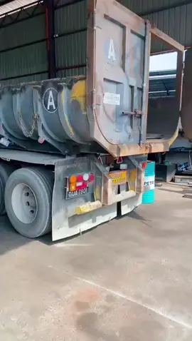 Terima kasih kerajaan madani sebab bagi kami rasa bawak lori gaji kerja kilang 🤭 . . . . . . . . . . #fypシ  #foryoupage  #tongkang 