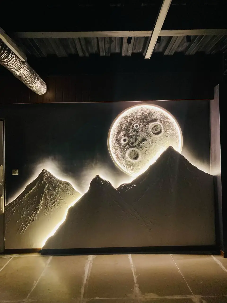 #MoonArtSriLanka #HandmadeWithLove #PolonnaruwaArts #MoonVibesOnly #MadushaSenarathnaArt 