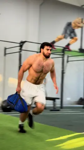 Special Forces Training 🥷🏻🌪️ ✅10 Rounds:  10 x / Burpee get over : ball ( 11 kq ) 10 x / Burpee + shuttle run ( 20 kq ) 15 x / Toes to Bar + 3kg Med Ball  1 x / Rope Climb  #crossfit #Fitness #gym #fypシ #fyp 