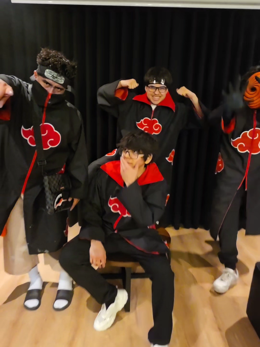 Los akatsuki @sachauzumaki_ @Daarick @ANTONIcra #anime #holleweencostume #narutoshippuden #akatsuki #sideral 