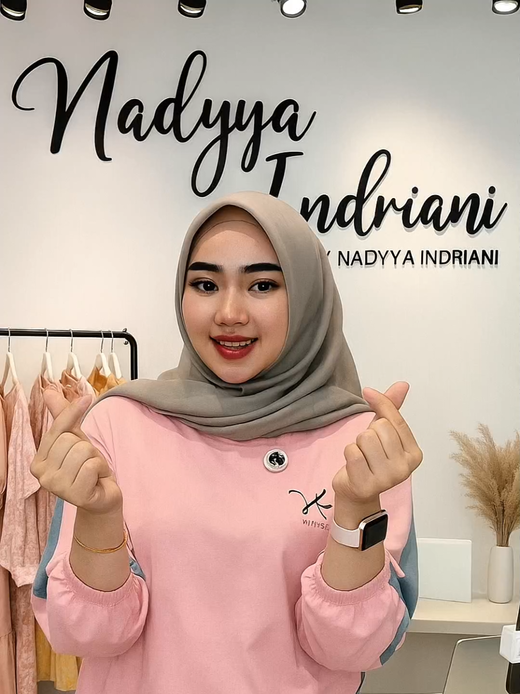 Membalas @incesmnir101 Kaos original oversize lengan karet kerut bahan adem nyaman dipake hari hari #kaosatasanwanita #kaoswanita #kaosoversize #kaoslenganpanjang #atasanwanita 