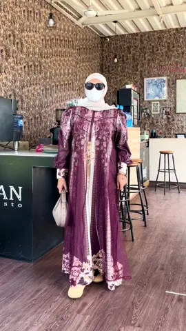 Warna burgundy gak kalah cantik 😍