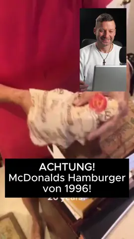 Wusstest du, dass viele industriell hergestellte Lebensmittel gar nicht mehr „verderben“ können? Speicher, folge und teile das mit jemanden der Hamburger liebt. Das liegt nicht an ihrer Qualität – sondern daran, dass sie zu perfekt konserviert sind. Feuchtigkeit, das eigentliche Lebenselixier, wird entzogen. Ohne Wasser kann kein Mikroorganismus leben – und damit auch nichts natürlich vergehen. #Ichliebehamburger #gesundheitsthemen #reaction #fastfoodessen #fyp