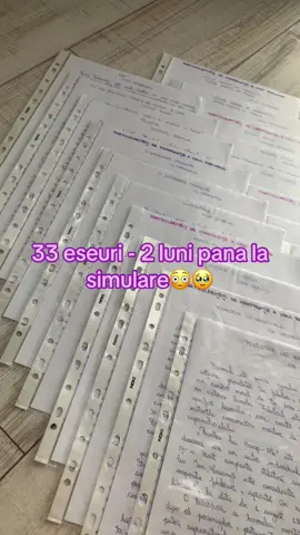 Majoritatea dintre voi dați simulare în luna decembrie🥹🥲 Ați început să învățați materia?😍 Lăsați un mesaj privat dacă vă doriți eseuri clar structurate și foarte ușor de înțeles! Promit!❤️ #eseuribac📚 #bacalaureat #bacromana #bacmate #eseuri 