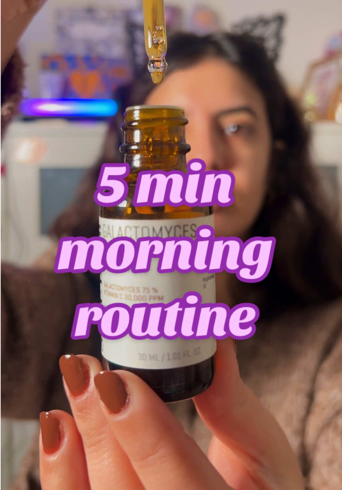 ☕️Quick morning routine ✨ ☕️ Le genre de routine qui vous prend 5 min et vous donne une peau glowy ✨ >>> produit utilisés : @Saeve @Glow Recipe @SOME BY MI US @Nuxe  ☕️Et toi elle te prend combien de temps ta routine du matin ? ✨ #fyp #viral #skincare #pourtoi 