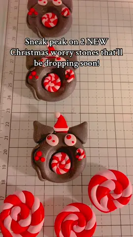 Festive cat!! I had a Halloween cat so now time for a festive one!! #christmas #fyp #cat #worrystones #group7 