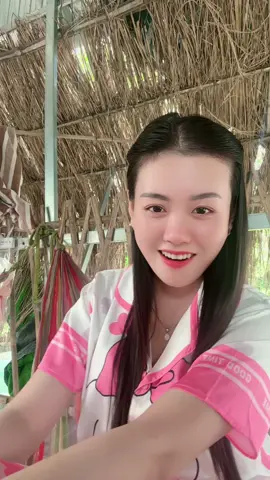 thấm  trên vành môi