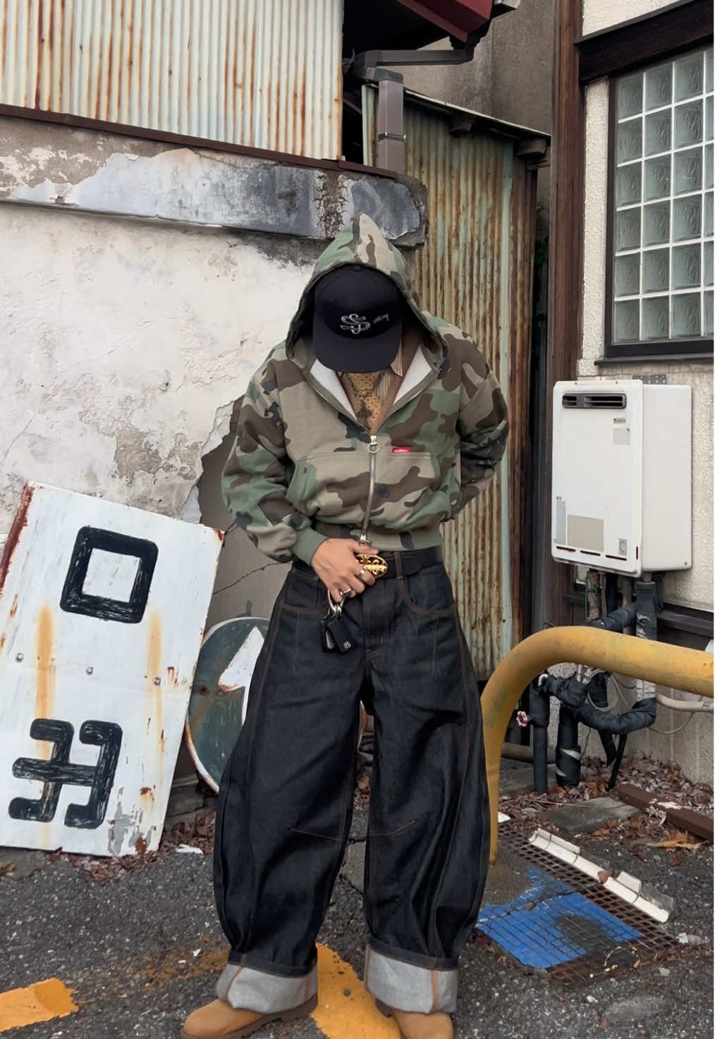 My outfits check👀✨ スカファーのパーカーホンマにめっちゃイケてるて🔥 tops @SCUFFERS  pants @地底人ONLINE  #japanesefashion #outfitcheck #streetwear #回転界隈 #OOTD 