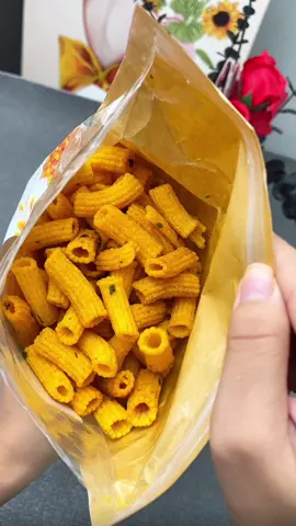 Nui chiên mắm tỏi nhà Gia Hưng ngồi ăn chơi  giòn giòn mặn ngọt vừa phải ngon lắm luôn ##nuichien##nuichienmamtoi##nuichiengionmamtoigiahung##nuichiengion##anvat @@Dương thuý store @@Dương thuý store @@Dương thuý store