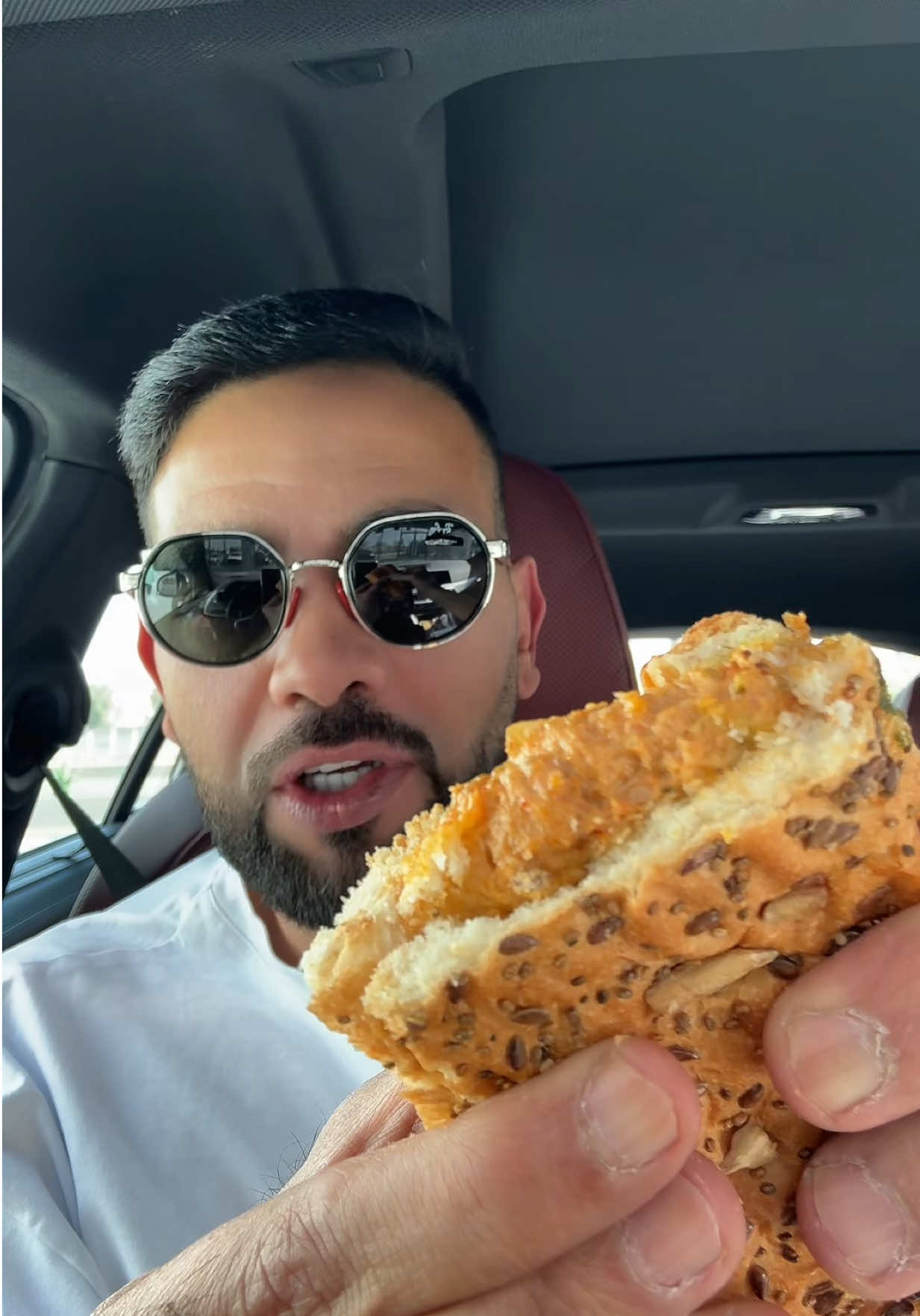 ألذ ساندوتشات من فارك @VARK  لا يفوتكم ساندوتش المسخن والسبايسي تونا من فارك اول 100 شخص يسجل بالتطبيق له 50 ريال بالمحفظه فارك لهم أكثر من ٦ فروع بالرياض والقصيم يفتحون من ٥ صباحا إلى ٥ مساء #ساندوتش #سبايسي_تونا #مسخن #فطور #مطاعم_الرياض  Ad