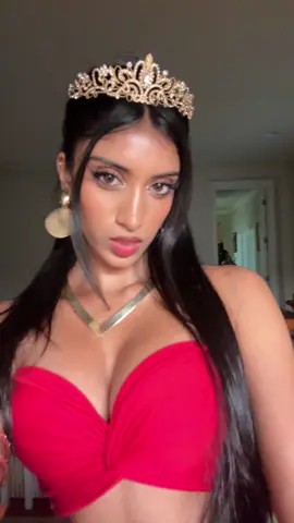 sneak peak 🙈 #night2 #halloween #halloweenlook #fyp 