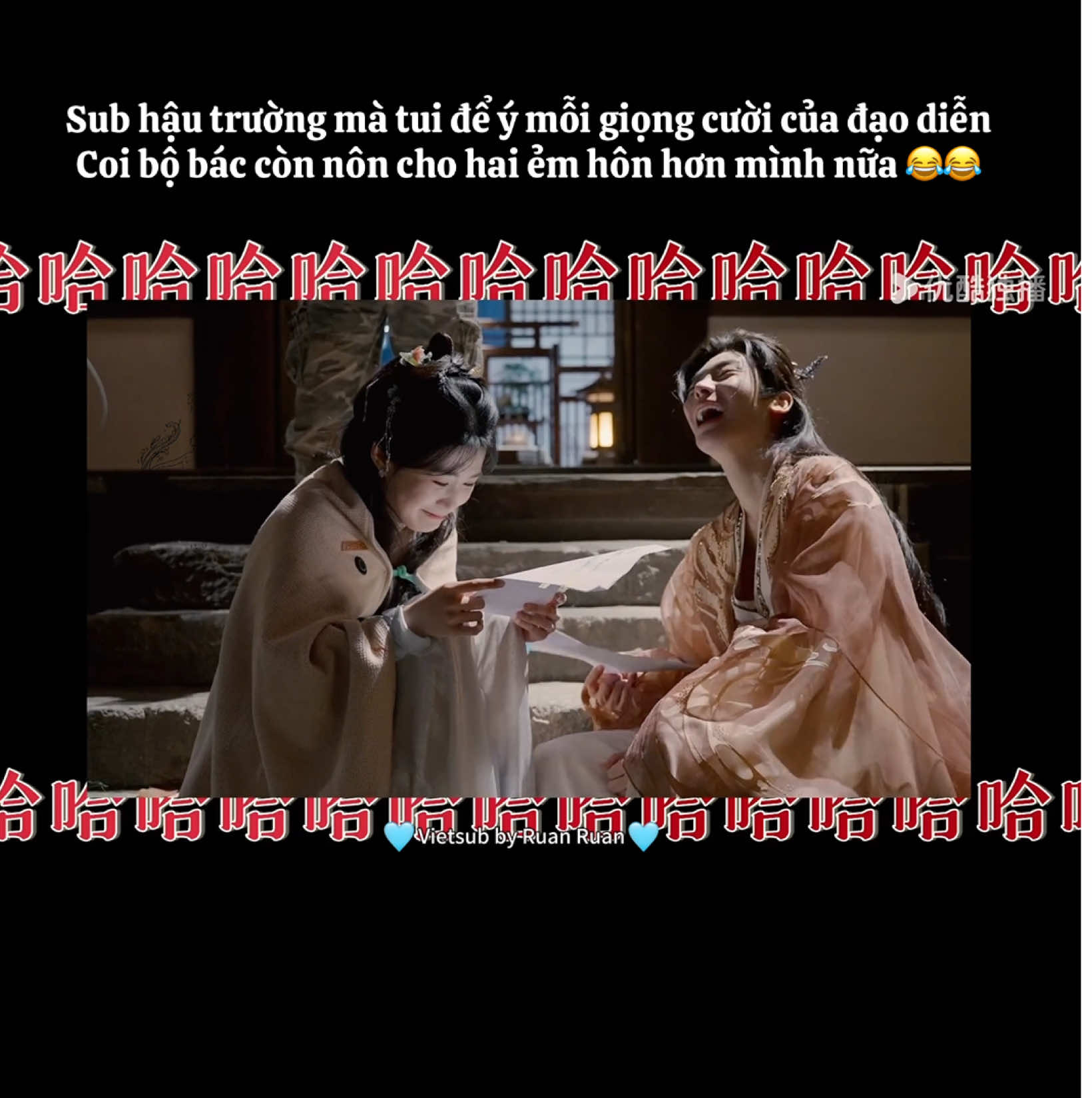 Hậu trường cảnh cầu hôn thơm mùi bánh hành kẹp nách đến rồi đây  Ngoài sự cute búng ra sữa của Tể Tể thì thứ đọng lại trong đầu tui là giọng cười của bác đạo diễn 😂😂  《Phim Nhập Thanh Vân》 Hầu Minh Hạo vai Kỷ Bá Tể Lư Dục Hiểu vai Minh Ý  #nhapthanhvan #loveintheclouds #侯明昊 #hauminhhao #luduchieu 