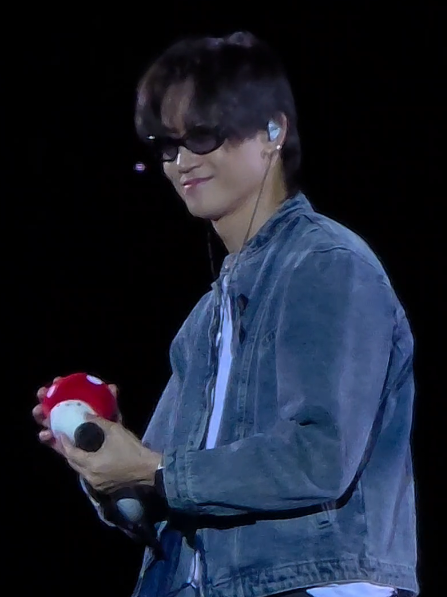 My best friend ก็มาวันนี้ความไม่อยากร้องDarling😁😁#JAYB #jaebeom #เจบี #tape_re_load_finale_bkk_day1 #TAPE_RE_LOAD_FINALE_BKK 