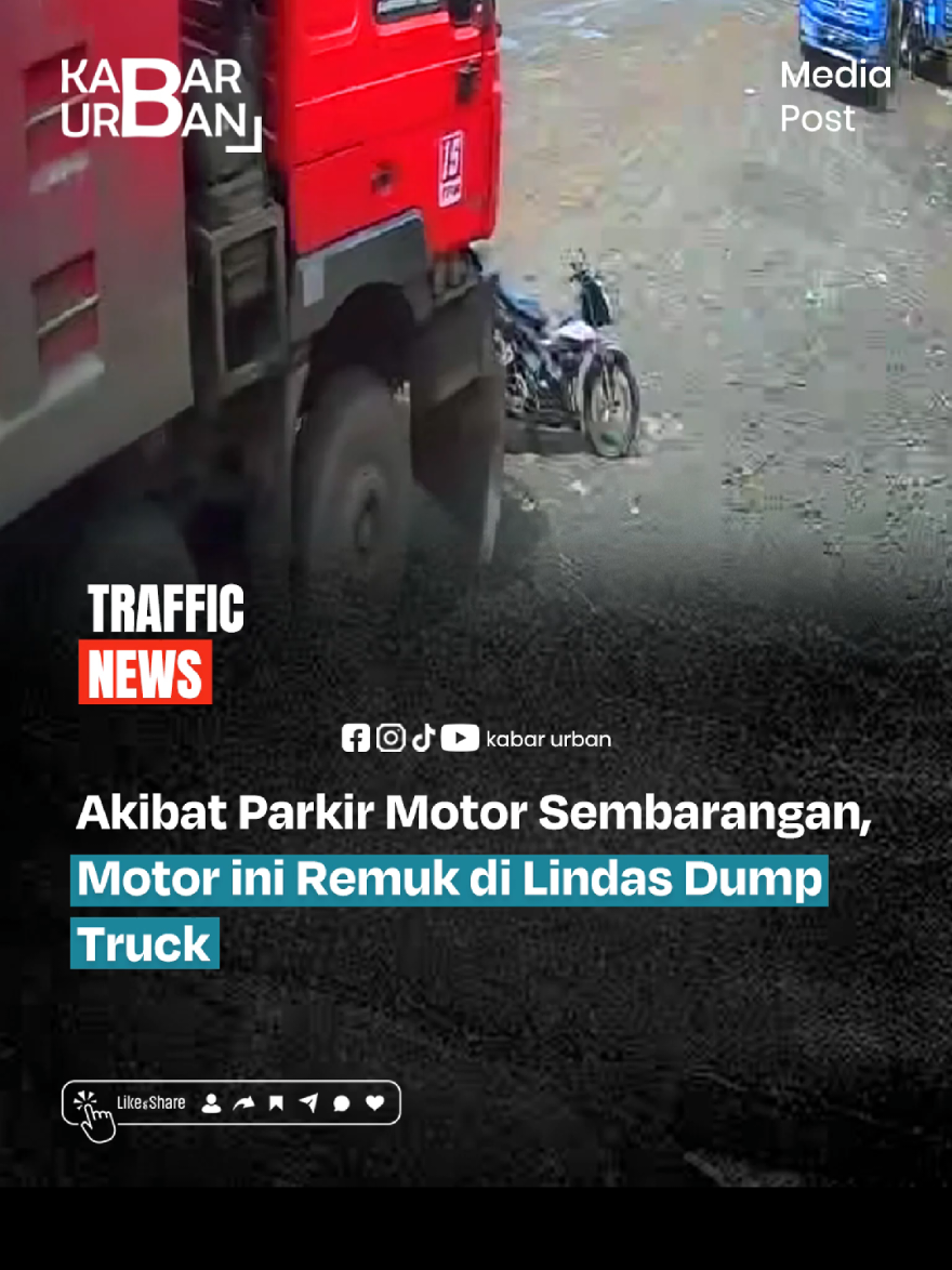 Sebuah video viral memperlihatkan insiden di area yang diduga basecamp truk pertambangan. Dalam rekaman itu, tampak sebuah sepeda motor diparkir sembarangan tepat di depan dump truck berukuran besar. . Beberapa saat kemudian, truk tersebut mulai berjalan tanpa menyadari ada motor di depannya hingga sempat melindas bagian depan kendaraan roda dua itu. Beruntung, sejumlah orang di sekitar lokasi segera berteriak dan berhasil memberhentikan truk sebelum kerusakan lebih parah terjadi. . Tidak terlihat adanya korban dalam peristiwa tersebut. Hingga kini, lokasi dan waktu kejadian masih belum diketahui secara pasti. Namun dari latar video, tampak area parkir alat berat yang identik dengan lingkungan tambang. . Peristiwa ini menjadi pengingat pentingnya kehati-hatian dan disiplin parkir di area operasional kendaraan besar demi mencegah kecelakaan serupa. . ©Copyright belongs to the rightful owner. If this content is yours, please DM us for credit . 𝙆𝙖𝙗𝙖𝙧 𝙐𝙧𝙗𝙖𝙣, 𝐖𝐞 𝐭𝐚𝐥𝐤 𝐟𝐚𝐜𝐭𝐬, 𝐧𝐨𝐭 𝐯𝐢𝐛𝐞𝐬 ~ . #fyp #viral #truk #beritaindonesia #pertambangan 