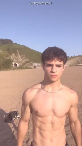@lukegonzalez_08 … #784 #tktk_fanfanpage