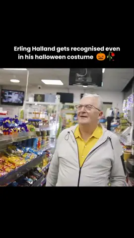 Height privilege 😭😭😂 ##meme##haloween##heightproblems##fyp##tiktok