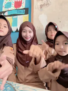 Ini anak anak yg ngajak ya😭😭🤣 #foryou #gurusd #trending #viral #fyp 