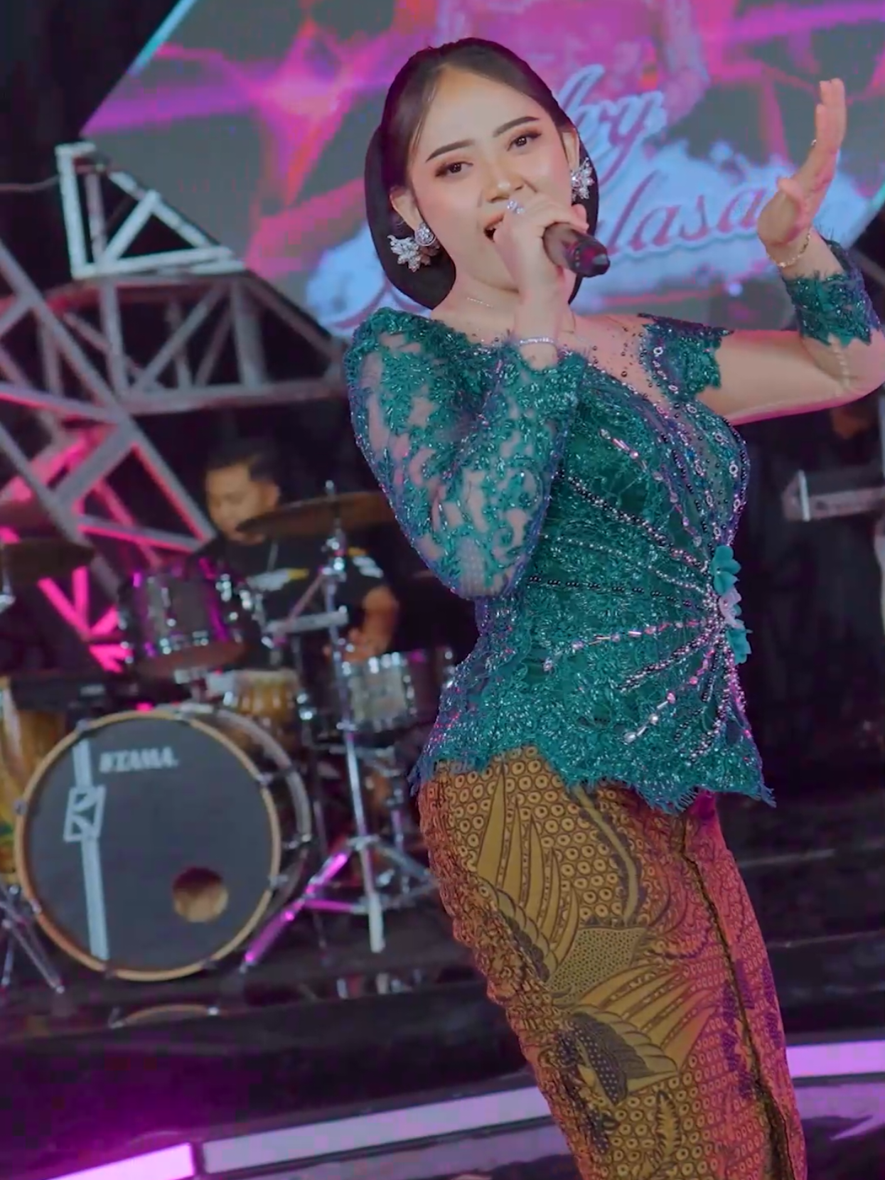 comingsoon, tungguin besok di ytb Muara Bintang yaaa ‼️ . @Silvy Kumalasari - #tiktokviral #xyzbca #dangdut #fyp #puspitanala 