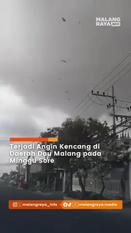 Berdasarkan informasi awal, telah terjadi angin kencang di daerah Sumbersekar, Dau, Kabupaten Malang, pada Minggu sore (2/11/25). Dalam video yang dikirimkan warga, terlihat beberapa rumah warga mengalami kerusakan. . . 🎥 kiriman warga