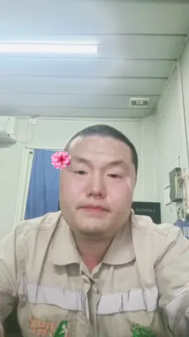 Saya akan membaca setiap komentar dengan cermat. Lagu ini direkam saat saya sedang terburu-buru sepulang kerja. Kuncinya agak tinggi dan saya tidak bisa menyanyikannya. Ha ha.@kukurang 