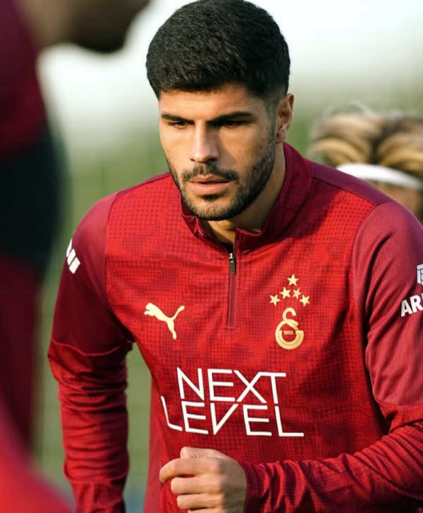 cık cık cık cık daha neleerr😁🫠 #erenelmalı #galatasaray #keşfet 