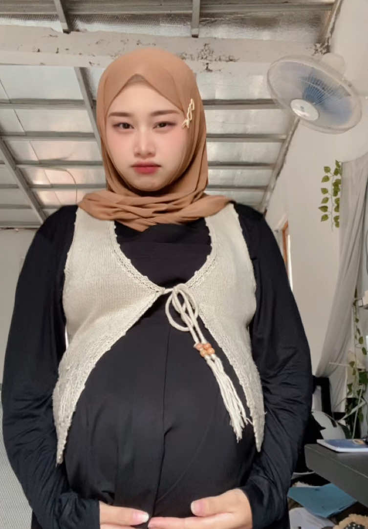 Hpl Januari, sekarang udah sebulet ini utun 🤏🏻 gak kerasa banget YaAllah bentar lagi 🥹 #maasyaaallahtabarakallah #bumilhappy #bumilsehat #bumilcantik 