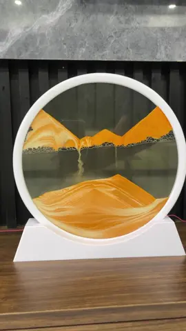 Tranh cát chảy chuyển động 3D nghệ thuật là món decor độc đáo giúp không gian thêm tinh tế và thư giãn. Cát chuyển động mượt mà tạo cảm giác an yên, giảm căng thẳng và tăng sự tập trung. Mỗi lần lật, tranh lại tạo nên một khung cảnh mới lạ không trùng lặp. Khung tráng gương cao cấp, sang trọng, phù hợp trang trí bàn làm việc, phòng khách, phòng ngủ hay làm quà tặng ý nghĩa, ấn tượng. #tranhcat3D #tranhcatchay #tranhdecor #decorphonglamviec #trangtrinhadep 